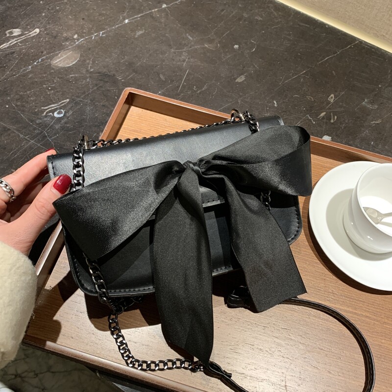 

Bow Decor Flap Chain Bag, Black