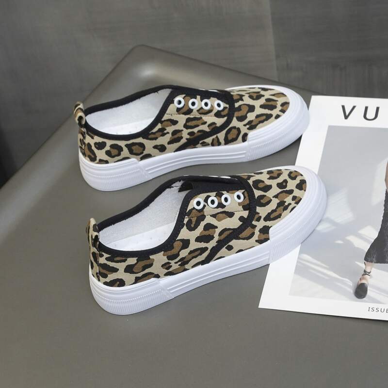 

Leopard Pattern Slip On Canvas Shoes, Multicolor