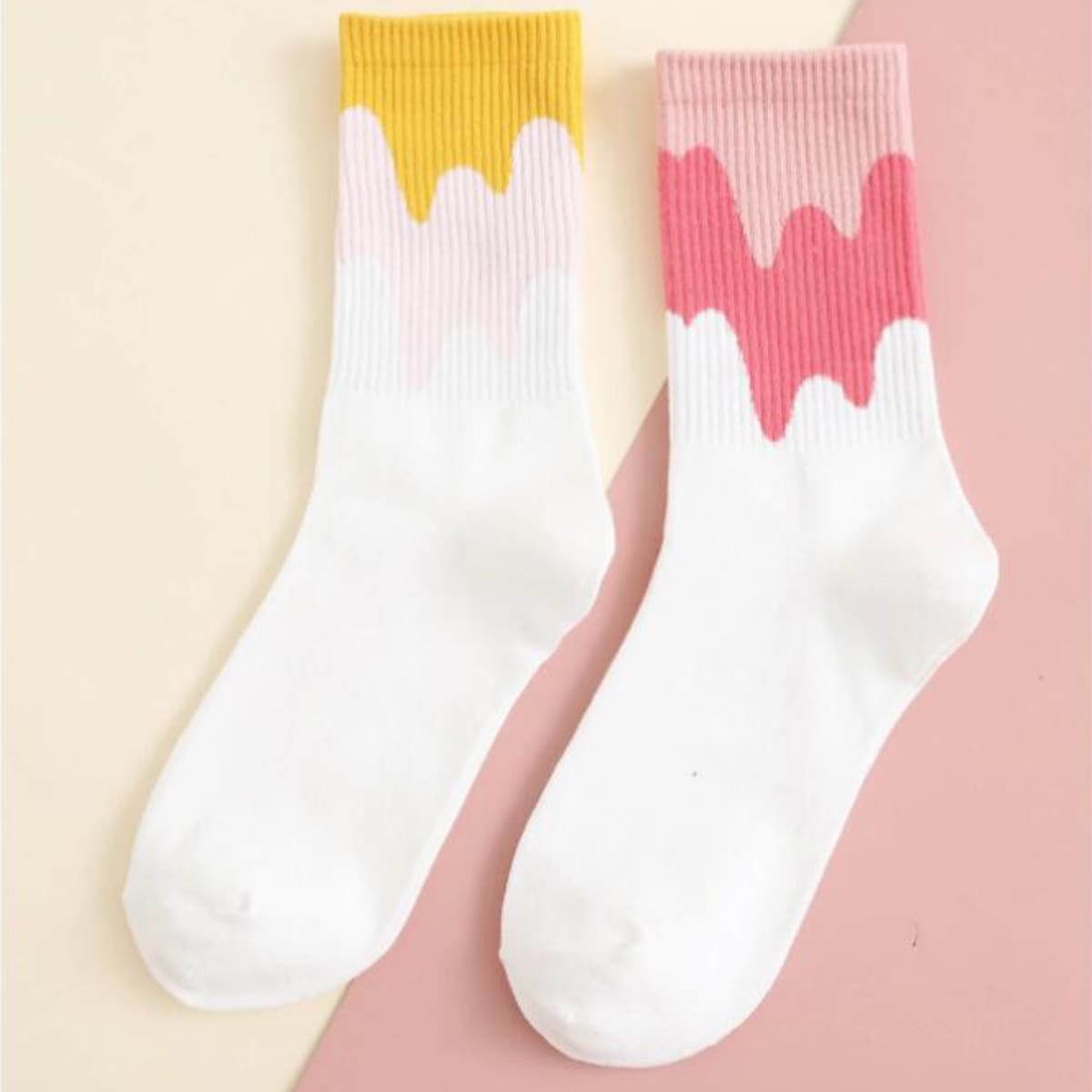 

2pairs Graphic Crew Socks, Multicolor