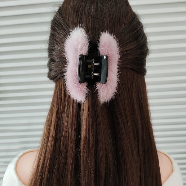 

Fuzzy Hair Claw, Pink