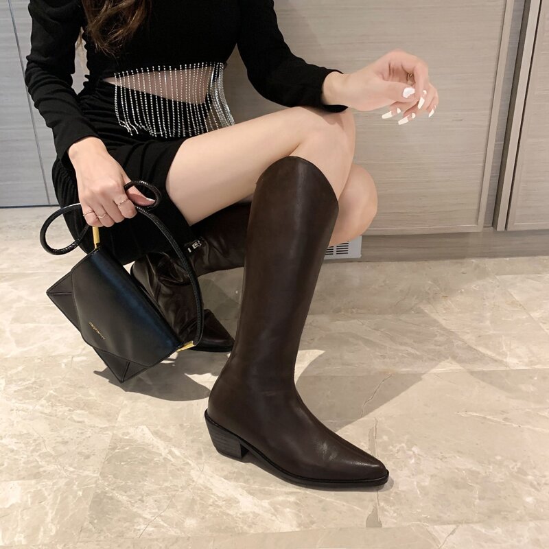 

Point Toe Chunky Boots, Chocolate brown