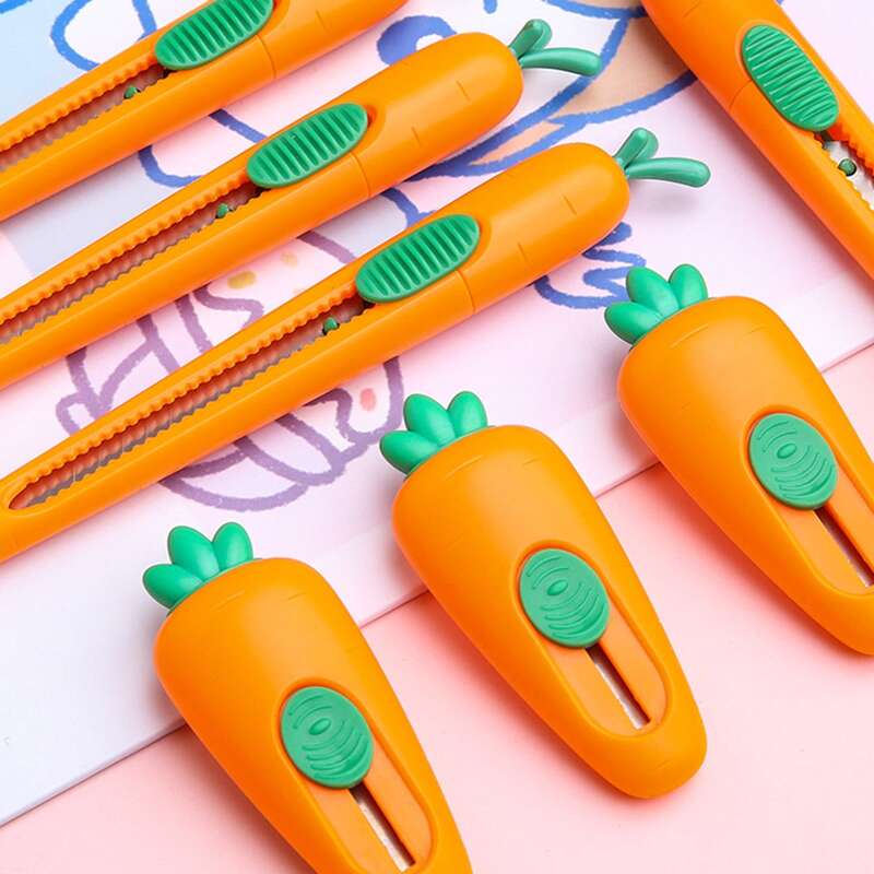 

2pcs Carrot Shaped Utility Knife, Multicolor