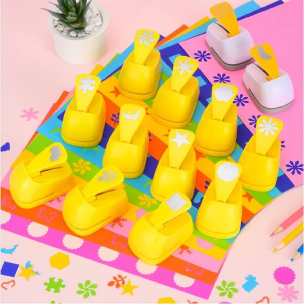 

1pc Random Hole Puncher, Yellow