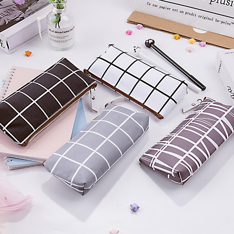 

1pc Plaid Print Random Pencil Bag, Multicolor