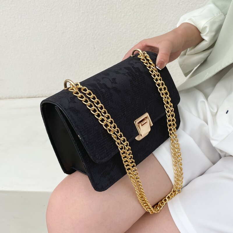 

Floral Pattern Flap Shoulder Bag, Black