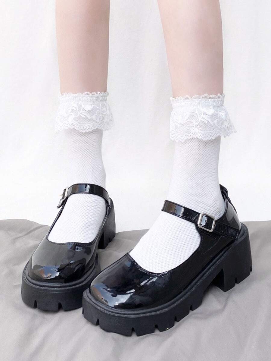 小女童蕾絲邊襪子