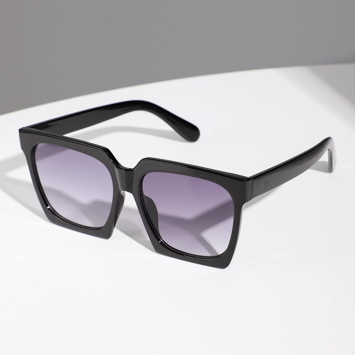 

Square Frame Sunglasses
