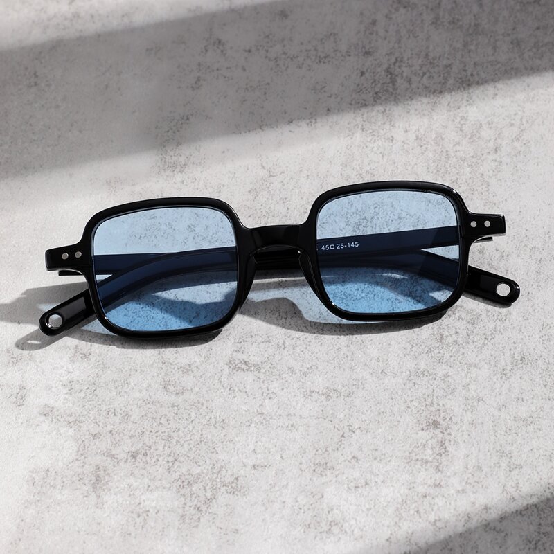 

Square Frame Sunglasses