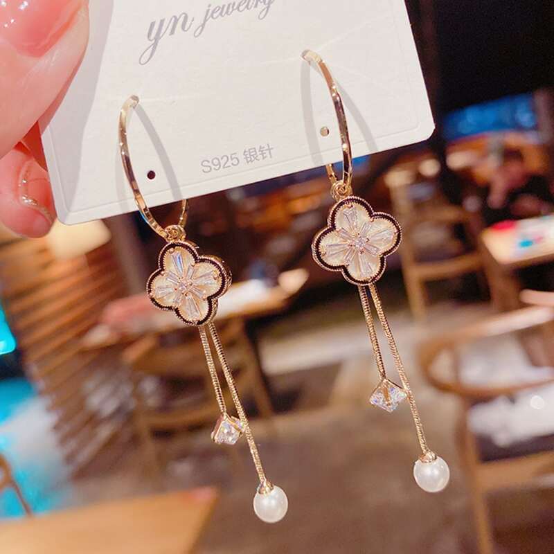 

Rhinestone Decor Earrings, Gold