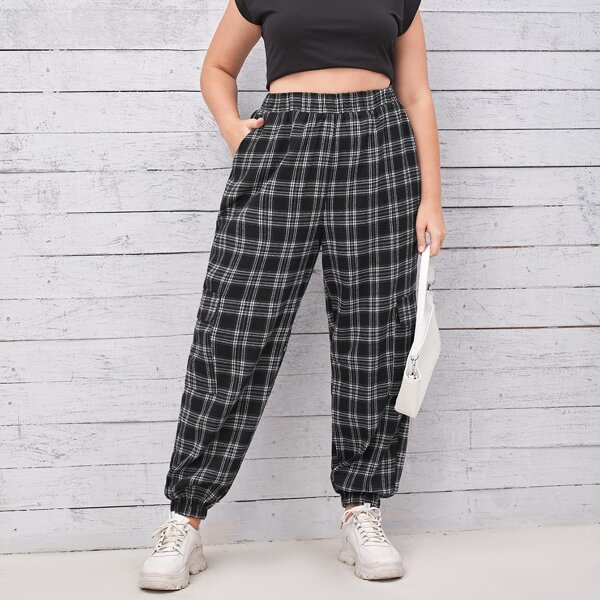 

Plus Plaid Print Slant Pocket Pants, Black and white