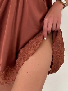 SilkySpell 刺绣边饰缎面睡裙