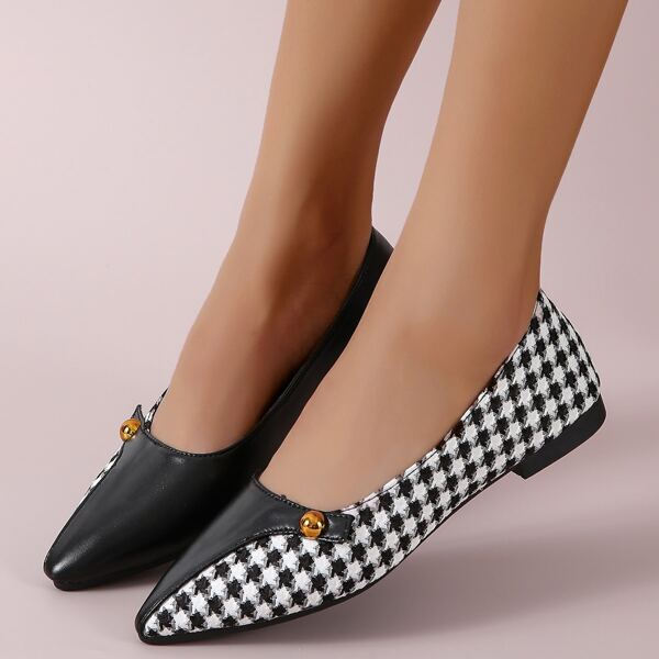 

Houndstooth Graphic Slip On Flats, Black and white