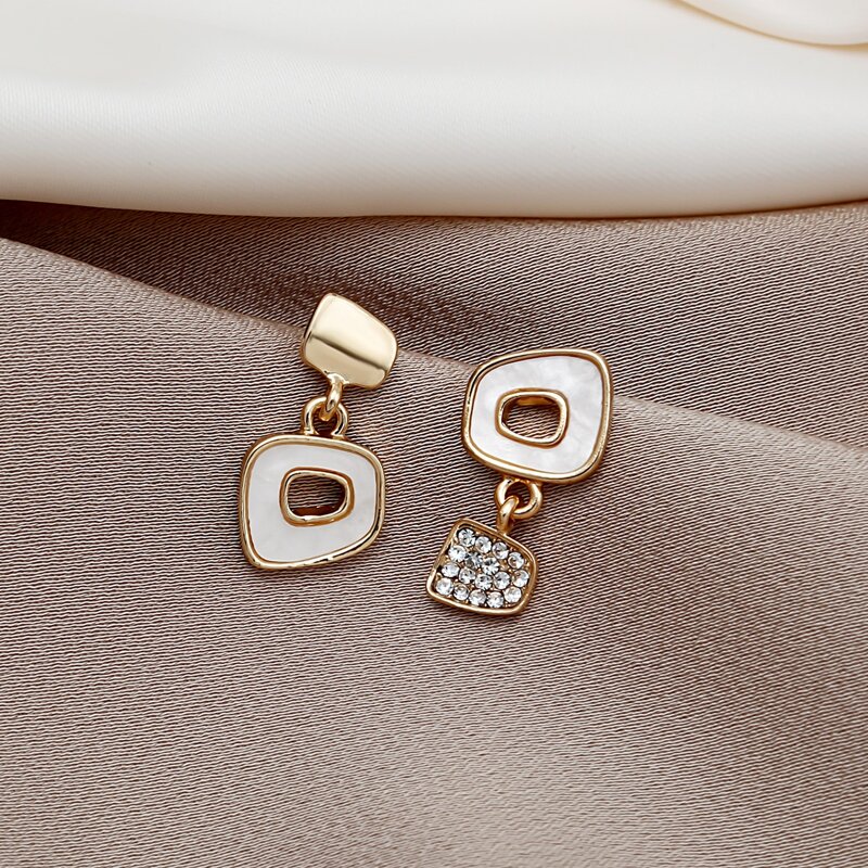 

Rhinestone Decor Earrings, Gold