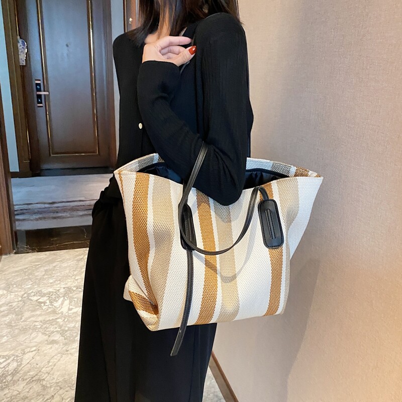 

Striped Pattern Tote Bag, Multicolor