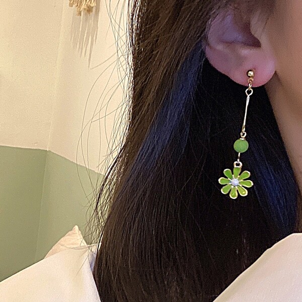 

Flower Drop Earrings, Green