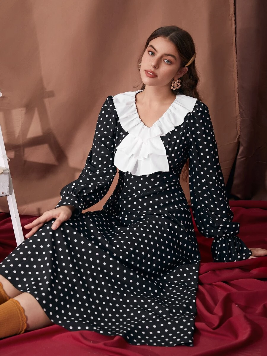 SHEIN Vestido de lunares de manga con volante ribete con fruncido - Blanco y Negro - Ver 1