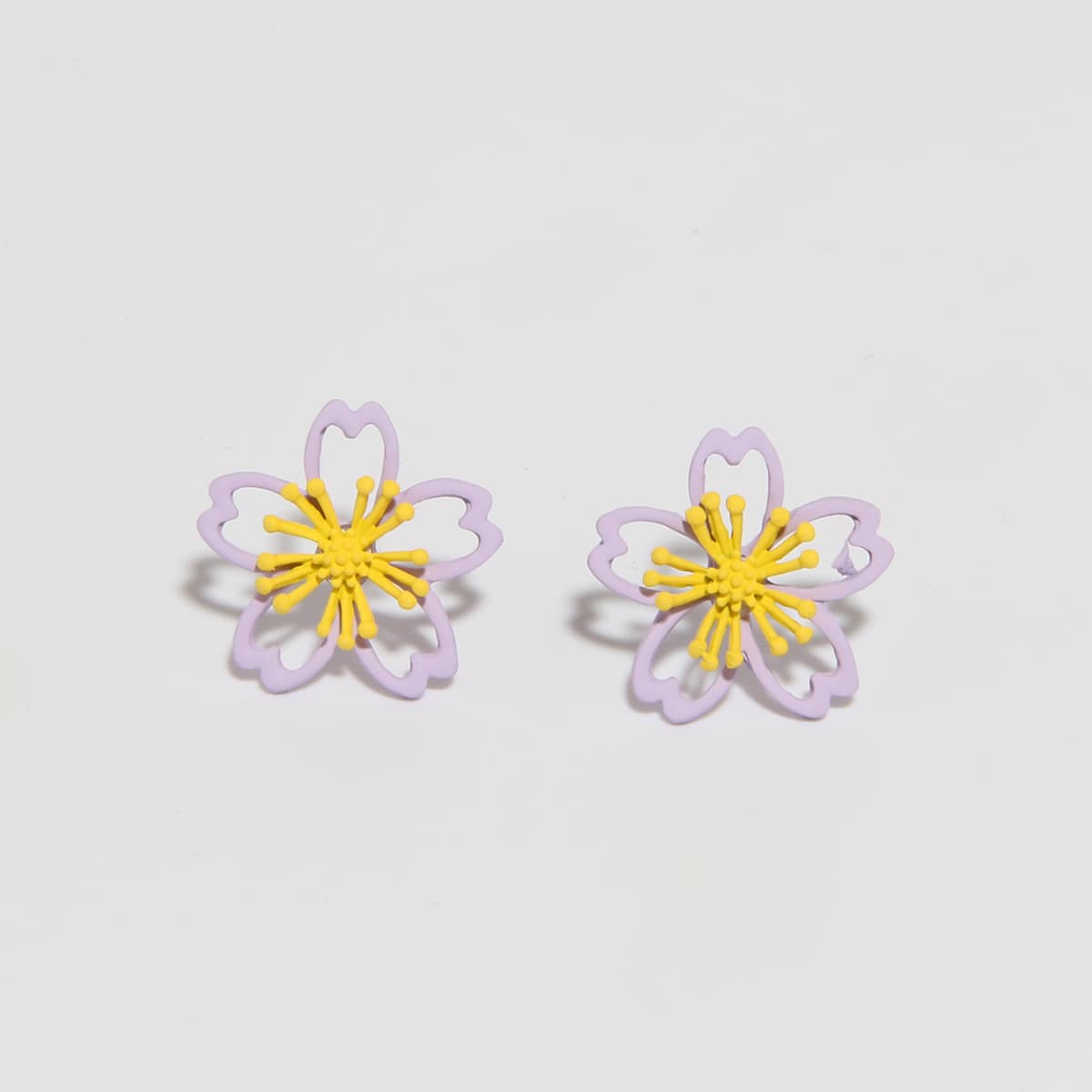 

Floral Decor Stud Earrings, Purple