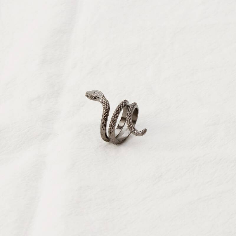 

1pc Serpentine Ring, Gun black