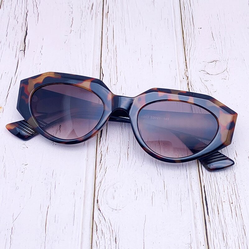 

Tortoiseshell Frame Sunglasses