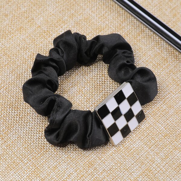 

Plaid Geometric Decor Scrunchie, Black and white