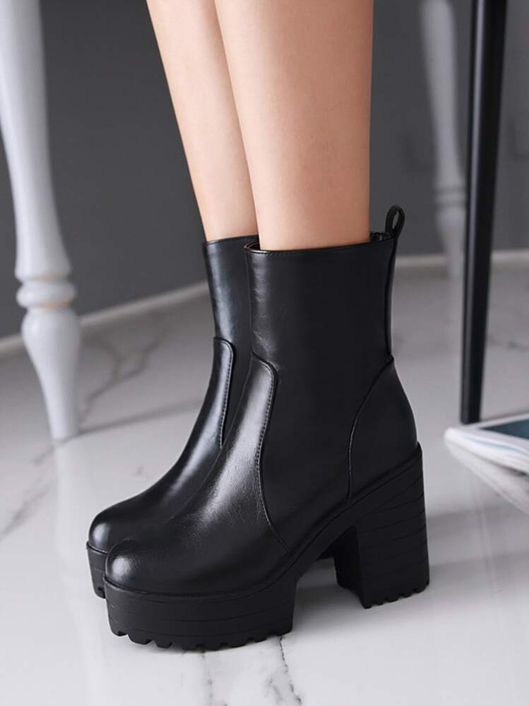 Botas clásicas gruesas minimalistas de otoño/invierno, ideales para usar con pantalones. Botas de moda negras para mujeres que combinan con leggings. Botas para mujeres. Tacones de plataforma para mujeres - Negro - Añade 4