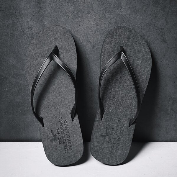 

Men Minimalist Flip-Flops, Black