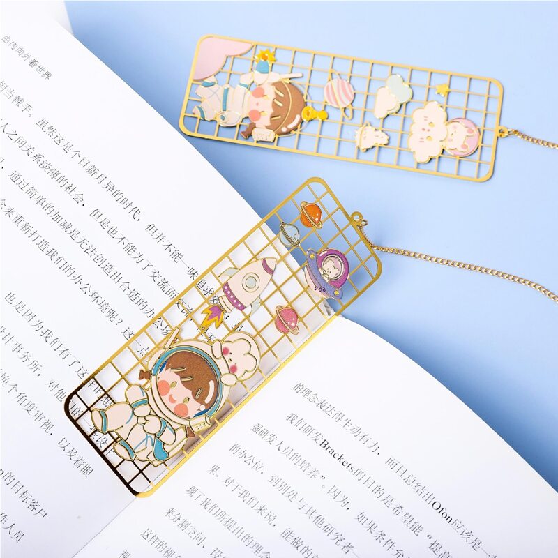 

1pc Cartoon Graphic Random Bookmark, Multicolor