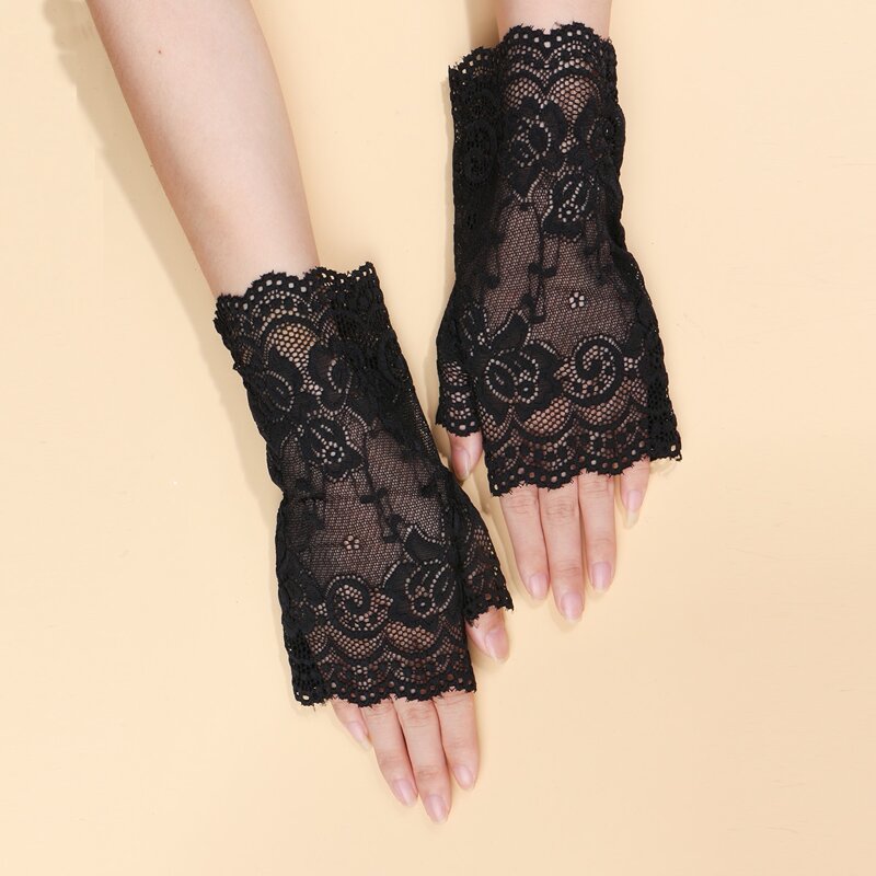 

Scallop Trim Lace Gloves, Black