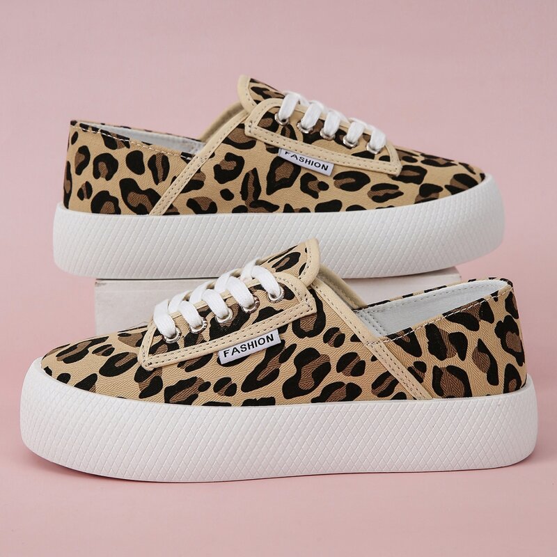 

Leopard Pattern Lace-up Front Skate Shoes, Multicolor