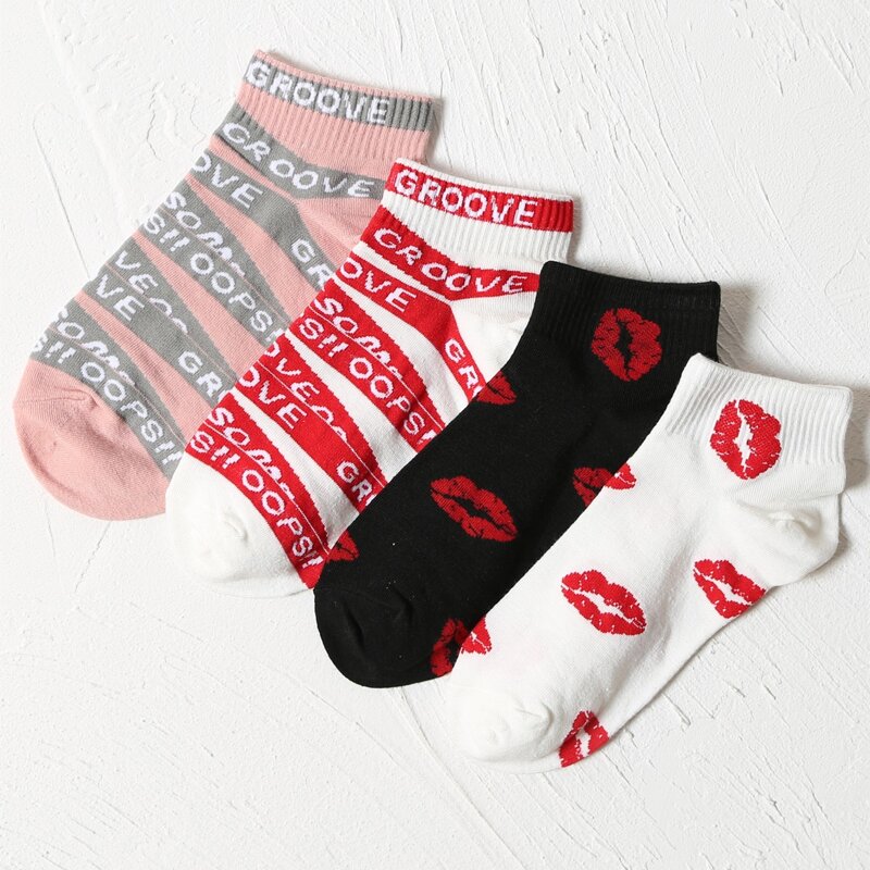 

4pairs Letter & Lip Graphic Ankle Socks, Multicolor