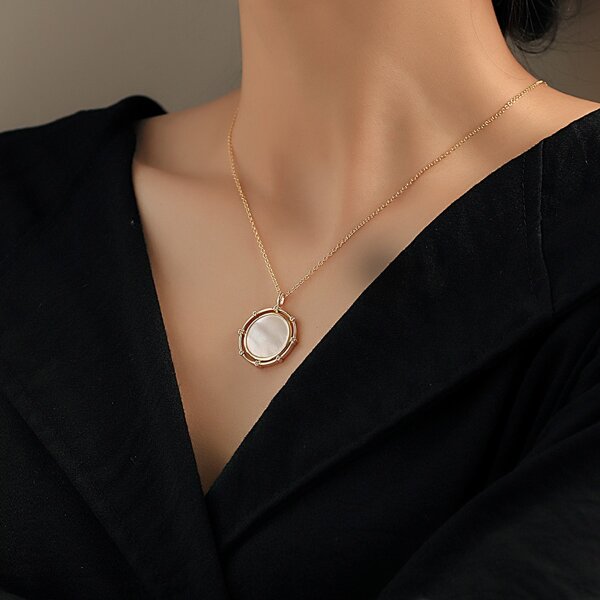 

18K Gold Plated Round Charm Necklace