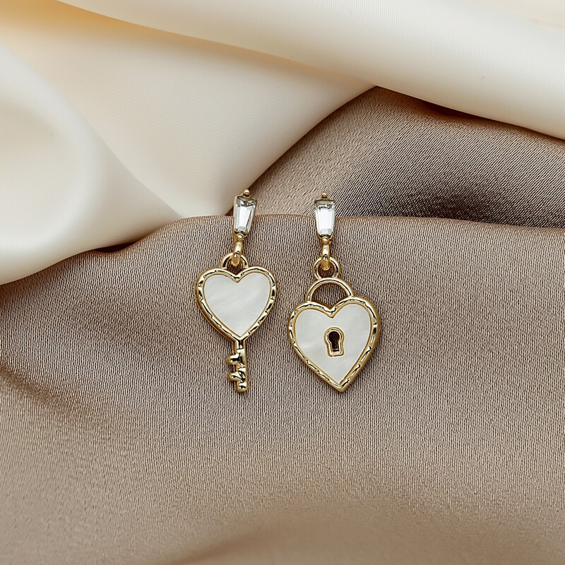 

Heart Decor Earrings, White