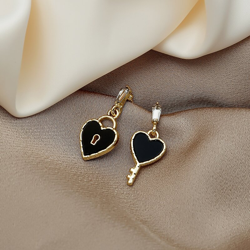

Heart Decor Earrings, Black