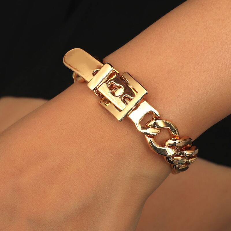 

Buckle Decor Chain Bracelet, Gold