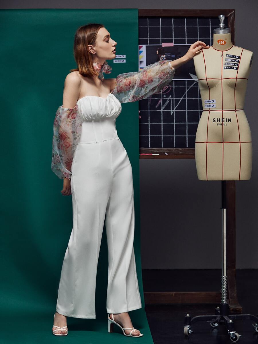 Areej Rimawi Jumpsuit de hombros descubiertos en contraste floral de ...
