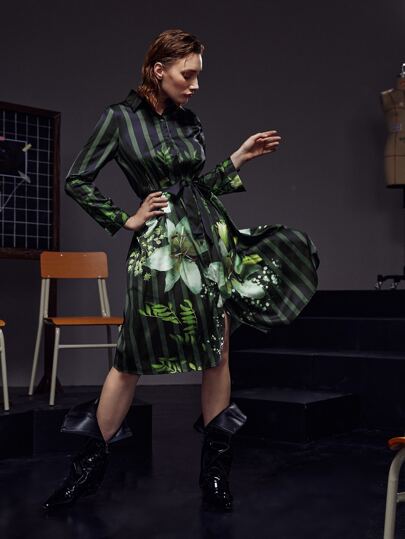 SHEIN X KAYLEIGH PAINE ストライプ 花柄プリント ベルト サテン ドレスの画像