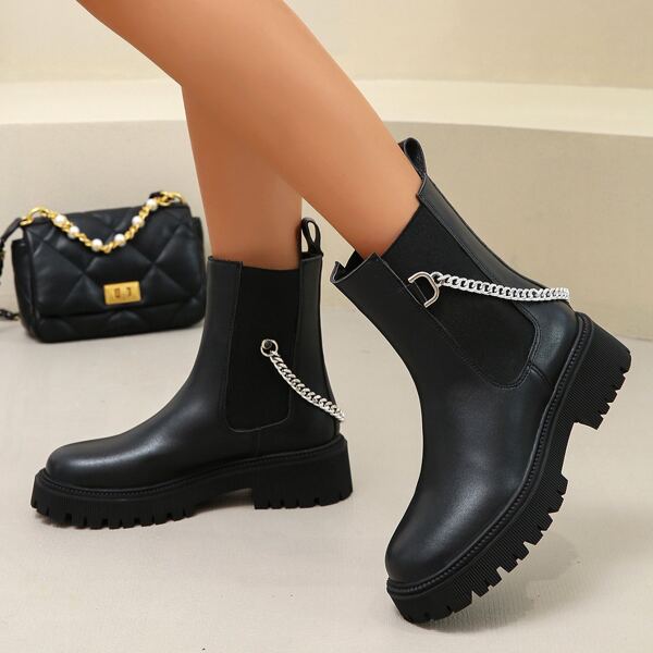 

Solid Chain Decor Chelsea Boots, Black