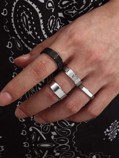 Fashionable and Popular 4pcs Men Minimalist Ring Stainless Steel for Jewelry Gift and for a Stylish Look