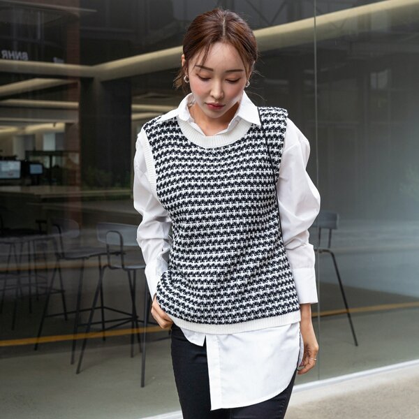 

Colorblock Sweater Vest Without Blouse, Black and white