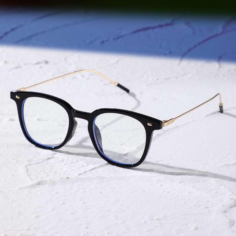 

Studded Decor Frame Eyeglasses