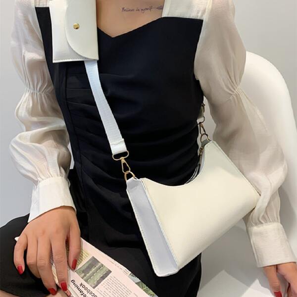 

Minimalist Crossbody Bag With Coin Case, White