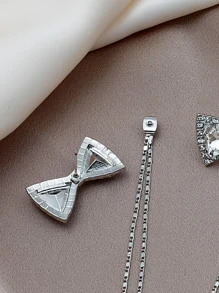 Bông tai thả tua kim loại được trang trí bằng nơ rhinestone - Bạc - Xem 5