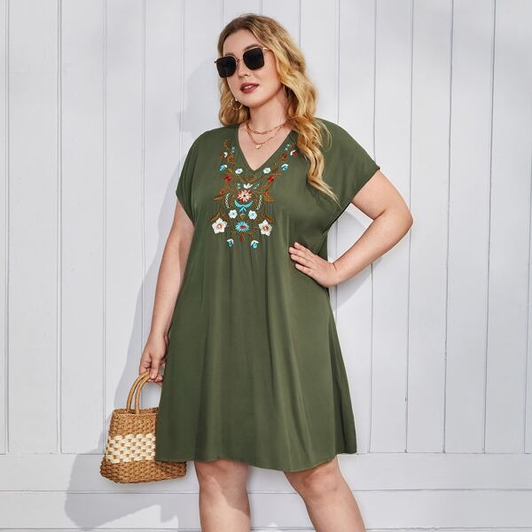 

Plus V-neck Embroidery Floral Dress, Army green