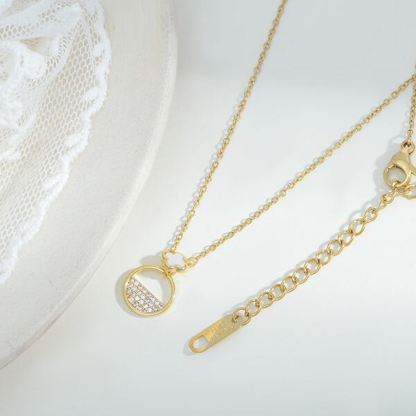 

14K Gold Plated Zircon Decor Round Pendant Necklace