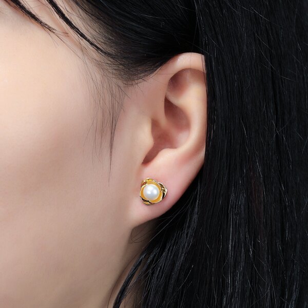 

14K Gold Plated Pearl Decor Earrings