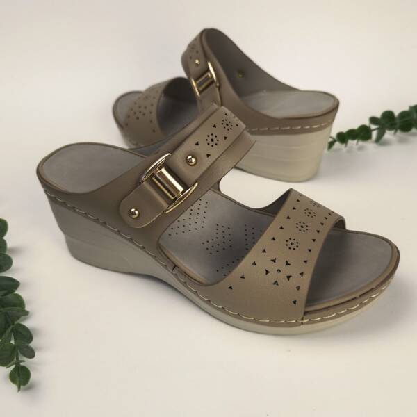 

Buckle Detail Wedge Sandals, Brown