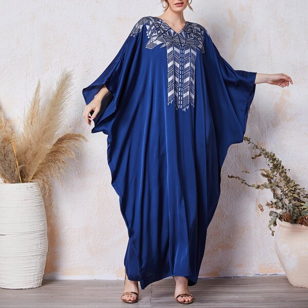 

Batwing Sleeve Geo Print Satin Dress, Blue