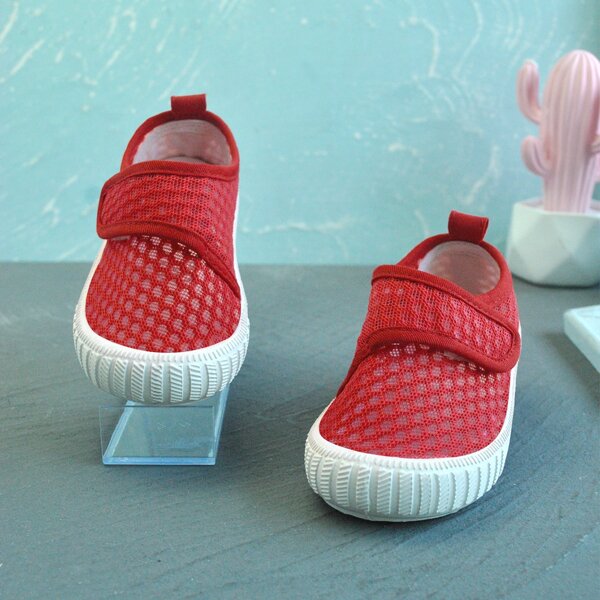 

Toddler Girls Minimalist Velcro Strap Sneakers, Red