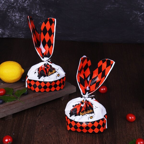 

50pcs Halloween Slogan Graphic Packaging Bag, Multicolor