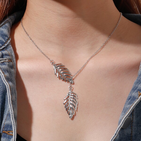 

Leaf Pendant Necklace, Silver